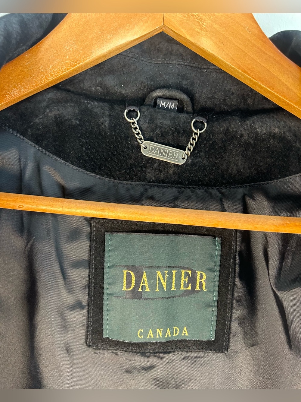 Danier Leather Men’s Suede Jacket Size M Zip Up Genuine Canada Black Bomber EUC - Picture 15 of 16